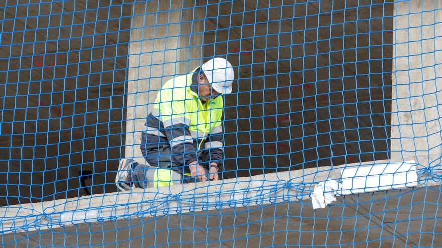 España pierde 140.000 puestos de trabajo en el primer trimestre del año y la tasa de paro sube al 12,3%