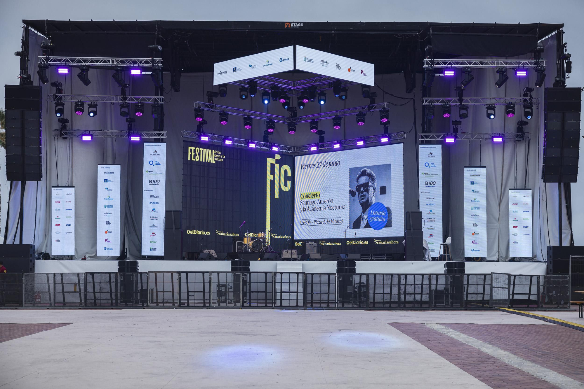 Todo preparado para dar el pistoletazo de salida al FIC en la Plaza de la Música