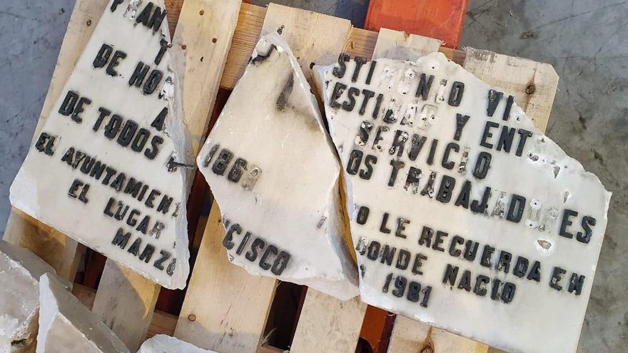 Una tercera sentencia anula la orden de Almeida de destruir la placa de Largo Caballero en Madrid