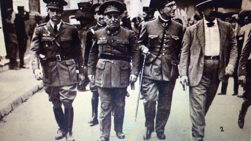 El general Sanjurjo durante el golpe en Sevilla