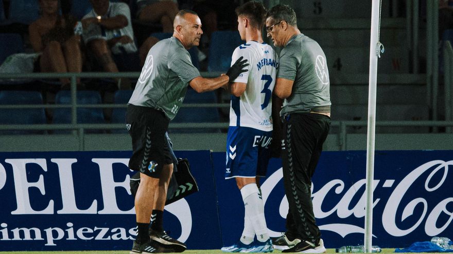 El Tenerife jugará en Cádiz al menos con seis bajas