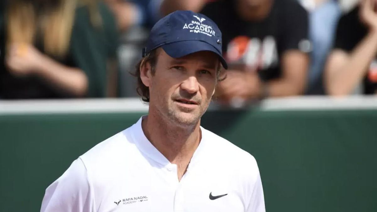 Campeón de Roland Garros, Moyá fue el primer número uno del mundo de nuestro país