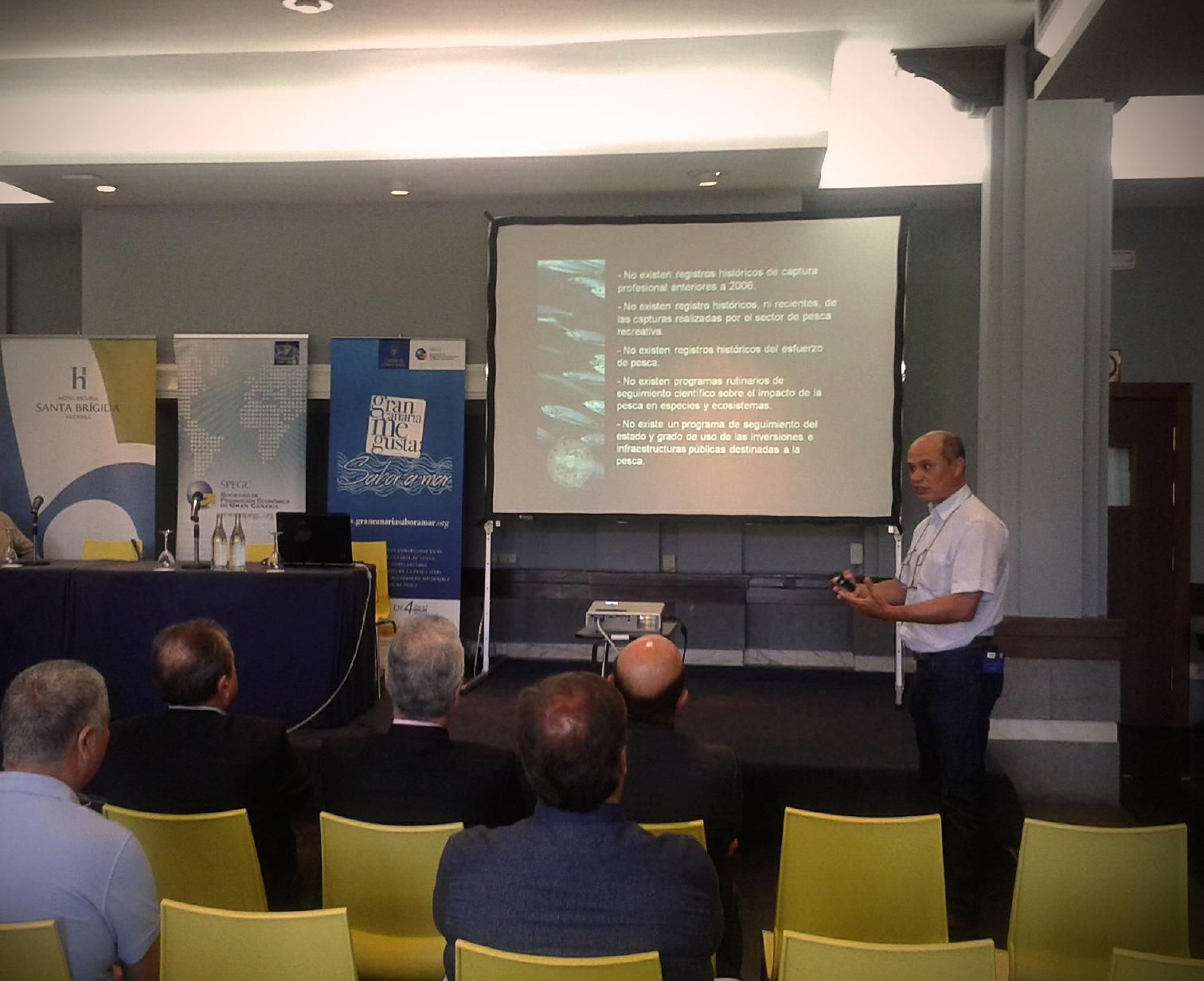 Jose Juan Castro Hernández, profesor del Departaemento de Biología de la ULPGC, durante la II Jornada 'Gran Canaria me gusta, sabor a mar'. (Carlota VE)