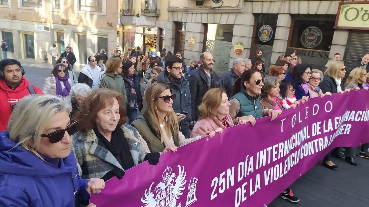 Manifestación Consejo de la Mujer en Toledo 25N