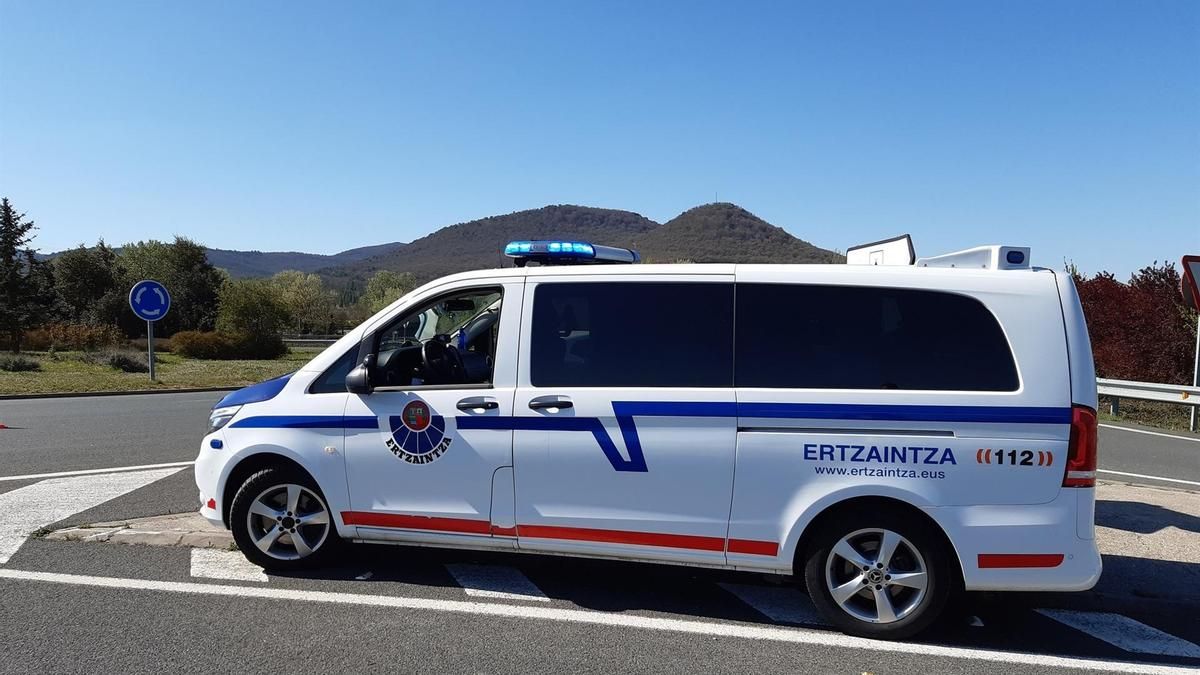 Seis menores de edad, trasladados al hospital por un golpe de calor al averiarse el autobús en el que viajaban en Álava