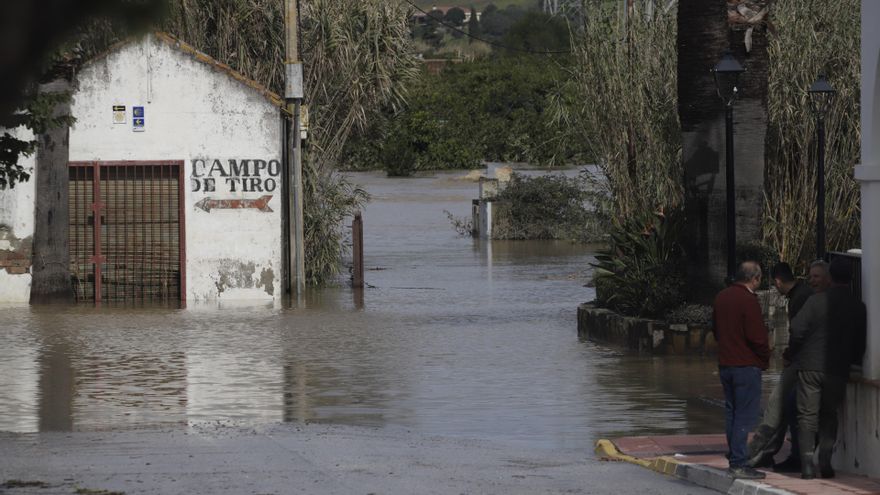 La cifra de personas desalojadas desciende a 5.875 en Andalucía, con 161 carreteras cortadas