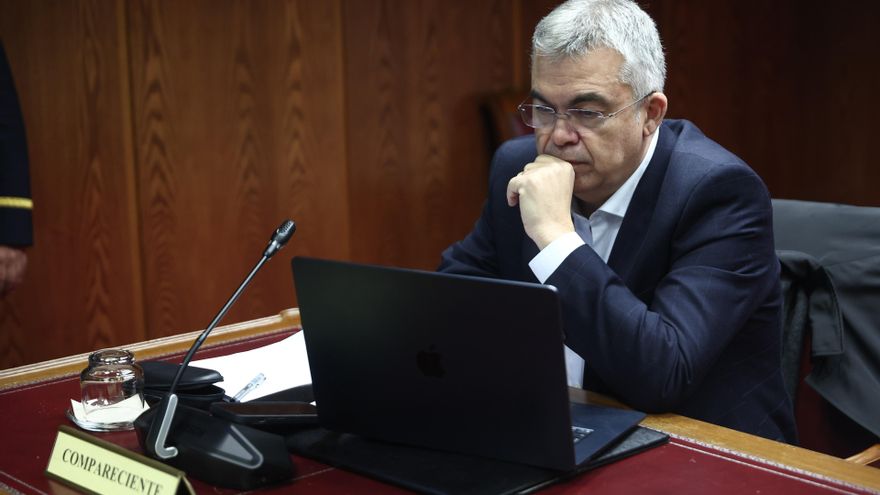 El ex secretario de Organización del PSOE Santos Cerdán comparece ante la Comisión de Investigación del ‘caso Koldo’, en el Senado, a 17 de diciembre de 2025, en Madrid (España). Cerdán comparece ante la comisión casi un mes después de salir de prisión, d