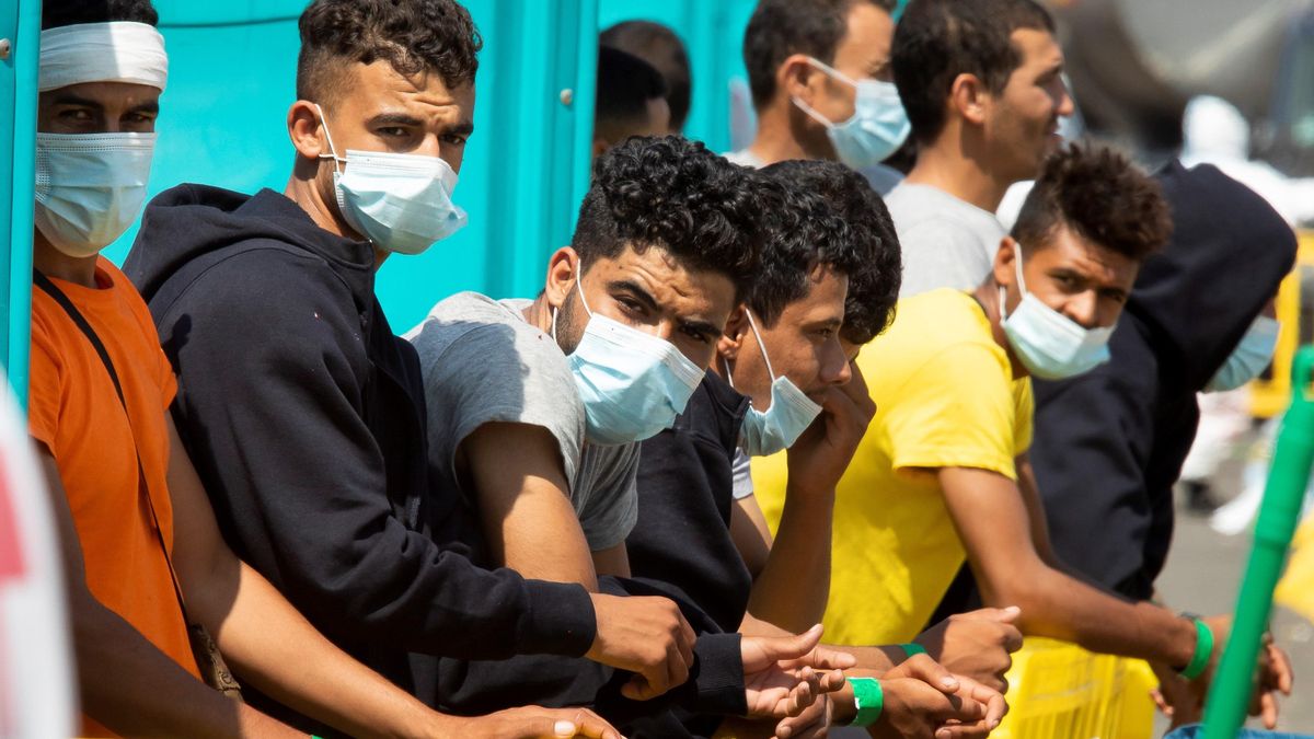 Migrantes, tras desembarcar en Gran Canaria