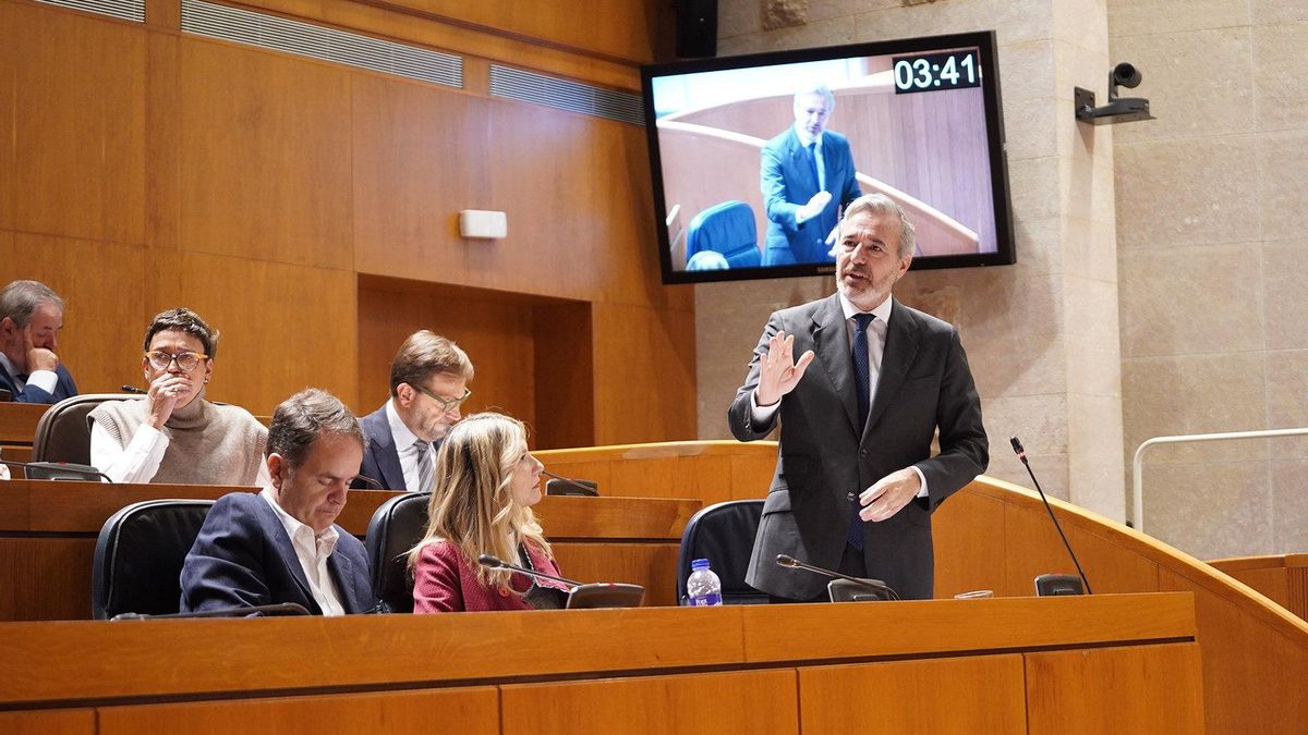 Vox acusa a Azcón de "ponerse chófer hasta ocho años" después de su mandato y el presidente les responde: "Es indigno"