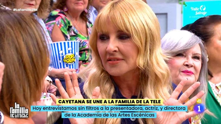 Cayetana Guillén Cuervo anuncia que ficha por 'La familia de la tele' y Patiño le hace una 'encerrona' por Amaia Montero