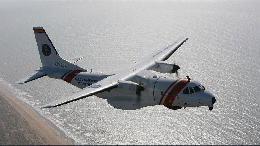 Dos aviones de Salvamento estuvieron al menos 20 días sin volar en pleno repunte migratorio por el cambio de operador