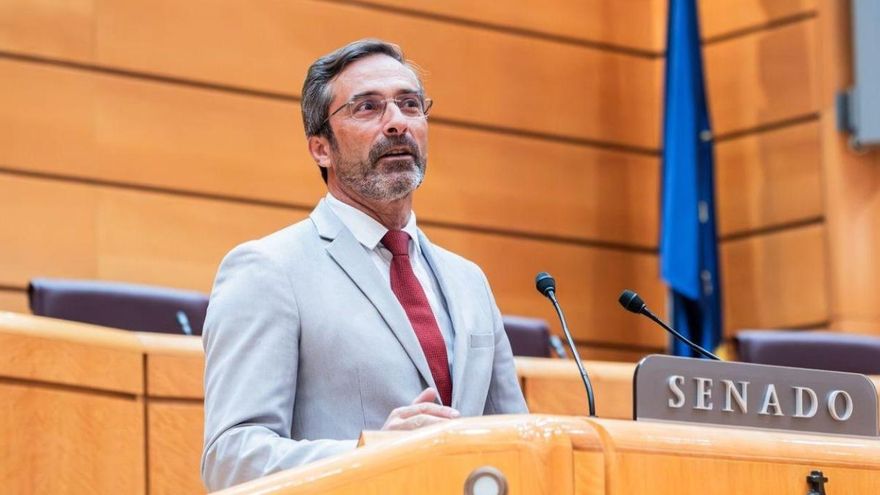 El senador procesado Pedro Sanginés allana el camino a dirigir CC en Lanzarote tras quedarse sin rival