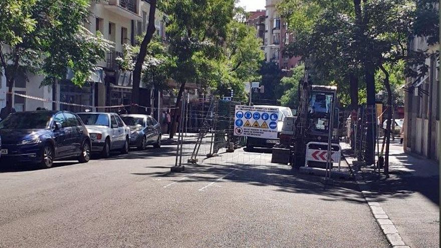 La Junta de Chamberí arranca la ampliación de aceras en Ponzano sin hacer público el proyecto