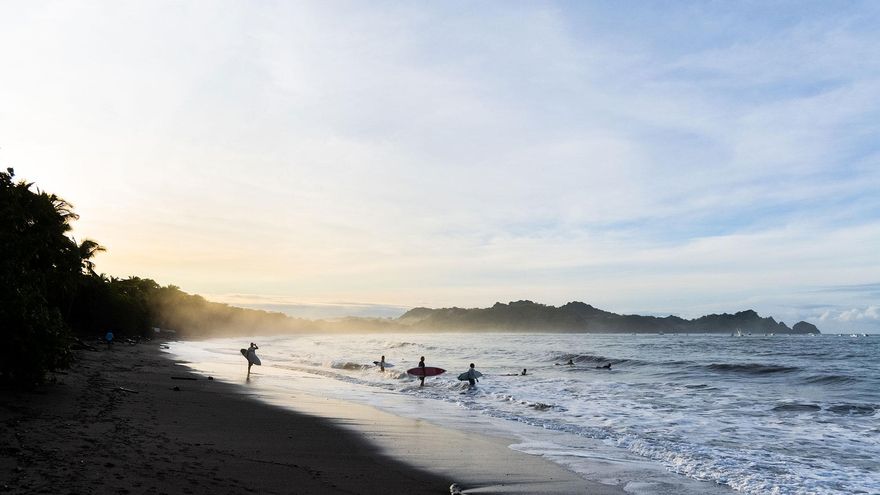 Proponen proteger ecosistemas marinos a través del surf