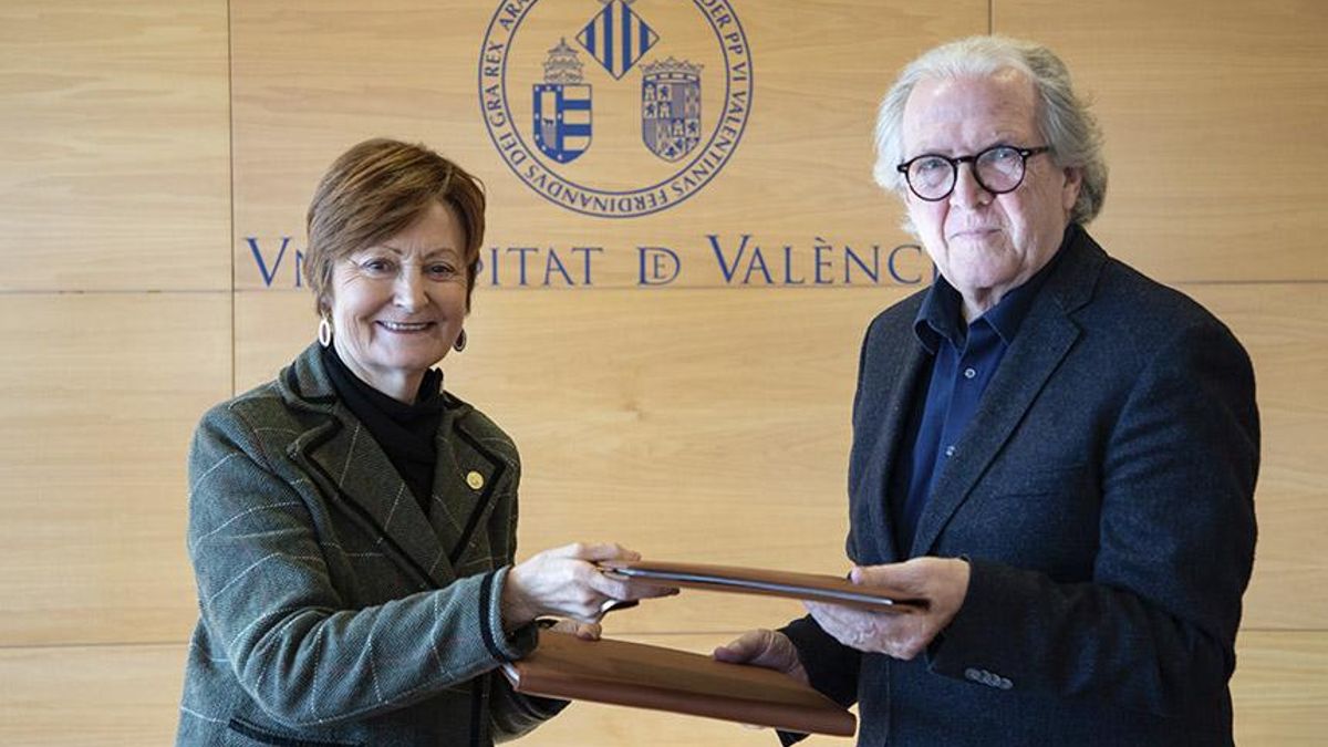 El catedrático Joan Romero financia tres becas para estudiantes con pocos recursos en la Universitat de València