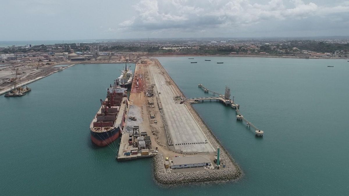 Ghana avanza con el dique flotante de Takoradi y eleva la presión competitiva sobre la reparación naval canaria