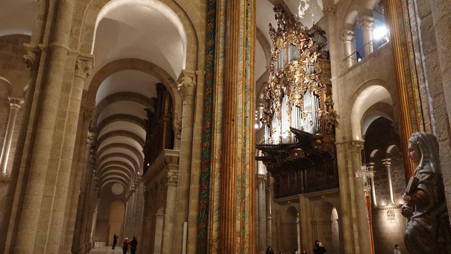 Galicia cierra bibliotecas y museos mientras mantiene abiertas las iglesias y permite la caza