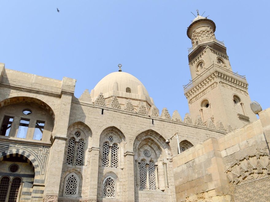 Complejo de Qalawun, el gran centro de arte mameluco de la calle Al-Moez de El Cairo.
