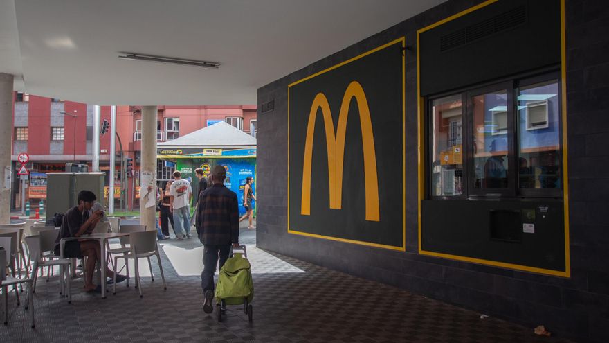 Las franquicias arrinconan a los negocios ‘de toda la vida’ en La Laguna: ''Es el fracaso del turismo de masas''