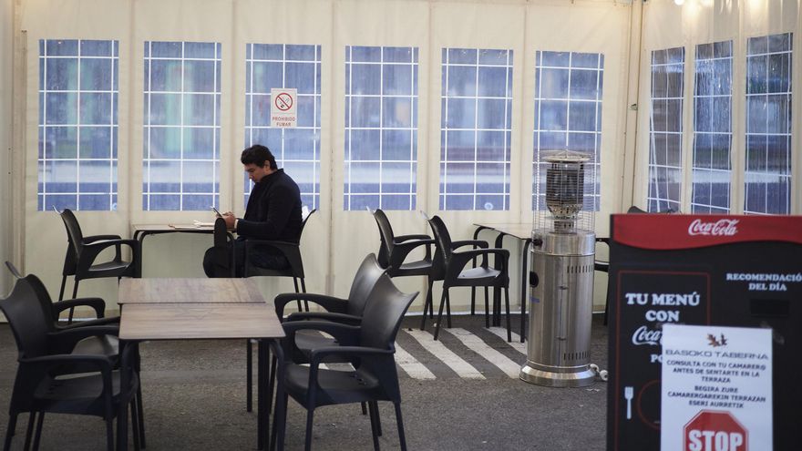 Navarra cierra el interior de la hostelería para frenar los contagios, pero rechaza adelantar el toque de queda