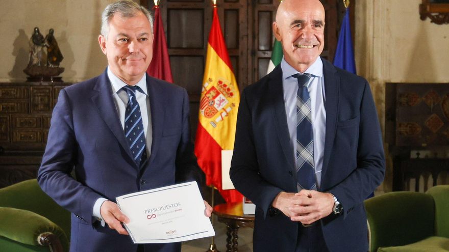 La izquierda vuelve a rescatar al PP para que el Ayuntamiento de Sevilla pueda hacer inversiones ante el enroque de Vox