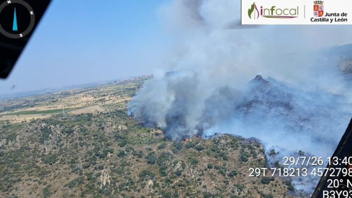Un incendio en las Arribes del Duero obliga a desalojar seis pueblos de Zamora