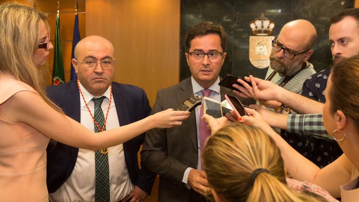 Vox expulsa al portavoz en El Ejido y a una concejal por "contravenir las órdenes" de la dirección nacional
