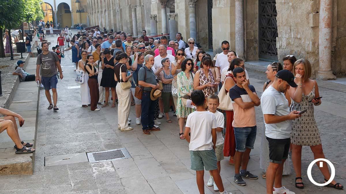 Colas a la entrada de la Mezquita-Catedral 
