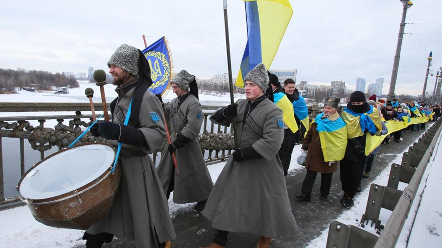 Los vecinos de Kiev intentan mantener la calma: "Los rusos no pueden tomar mi ciudad, lucharíamos"