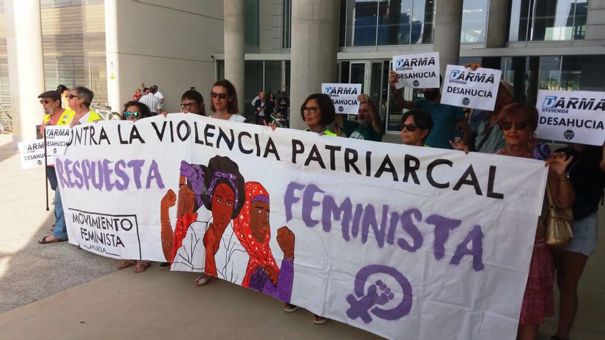 El machismo también desahucia: "He perdido mi pensión y ahora mi hijo y yo podemos perder nuestra casa”