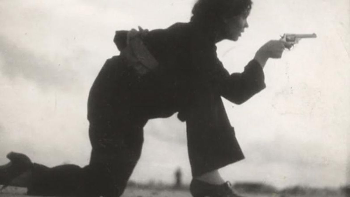 'Miliciana recibiendo instrucción en la playa', una de las tomas icónicas de Gerda Taro