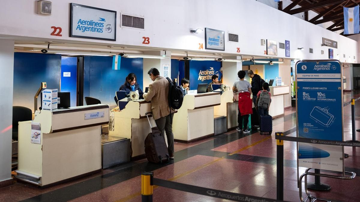 La Tasa de Uso de Aeroestación (TUA) doméstica dejará de estar expresada en pesos y pasará a dólares.