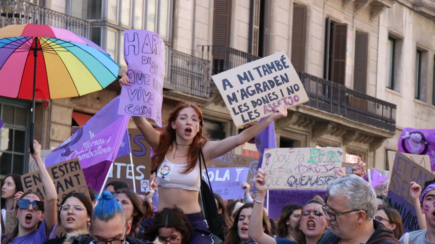 Manifestación estudiantil por el 8M en Barcelona