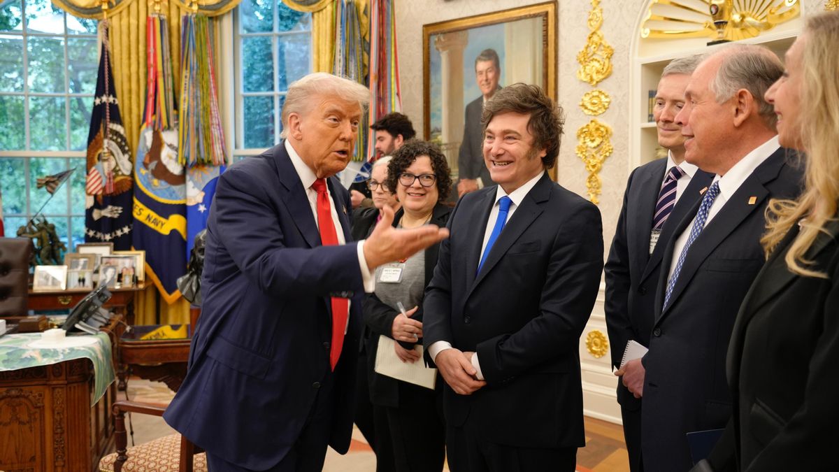 Gerardo Werthein en en el Salón Oval junto a Javier Milei y Donald Trump.