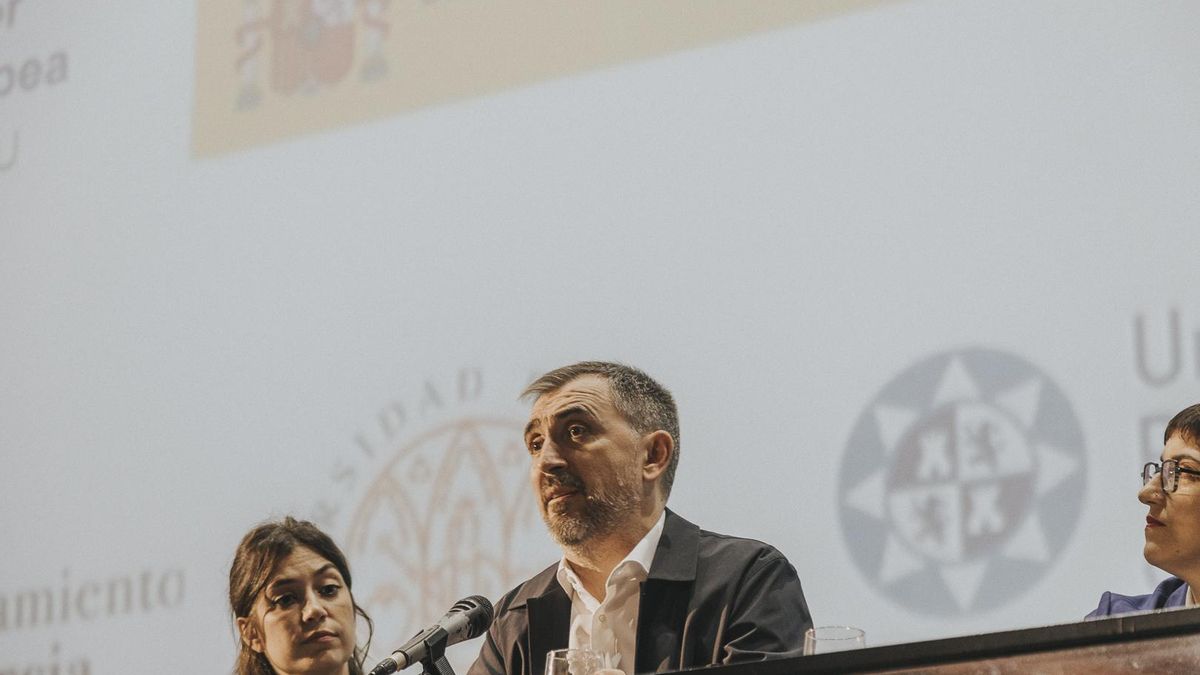 Escolar ha destacado que no hacía falta la IA para crear bulos, pero que ahora “los que generan mentiras tienen herramientas aún más potentes”