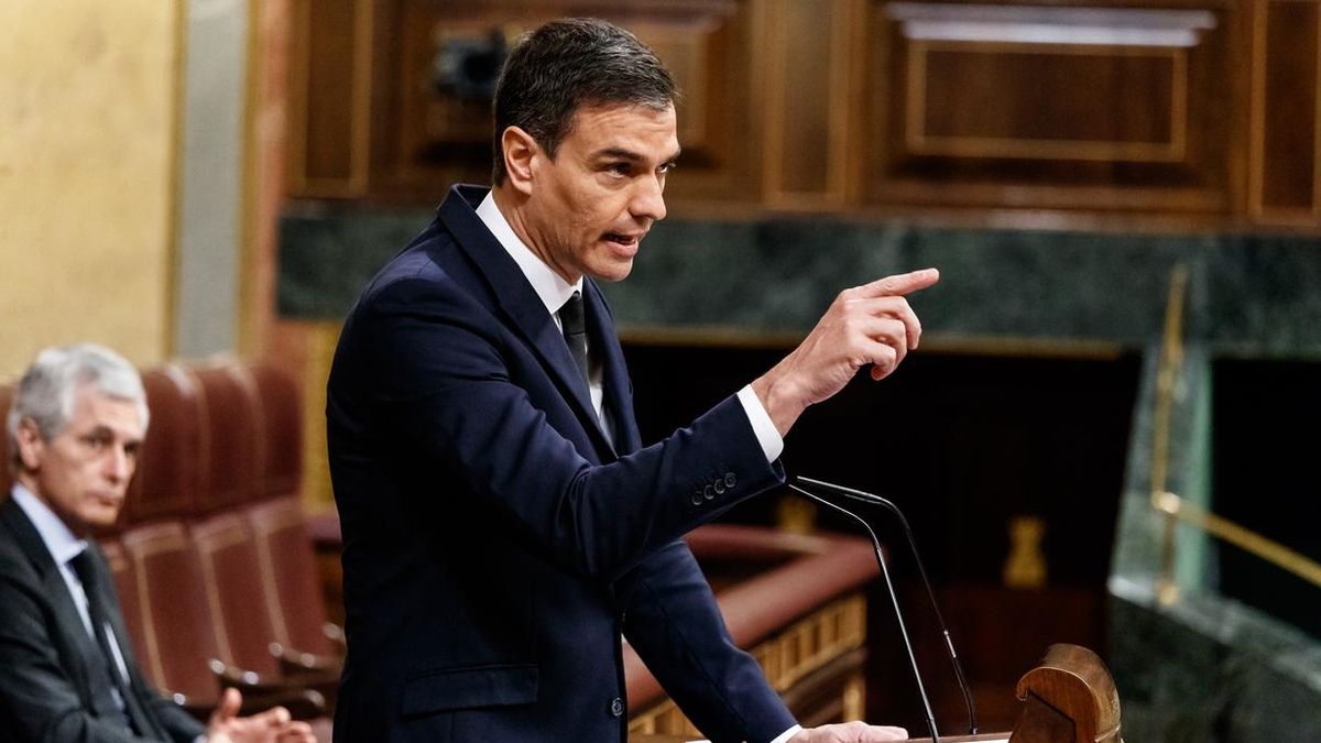 Sánchez dice que Casado "ataca" a Marlaska porque colabora con la Justicia para acabar con la policía patriótica del PP"