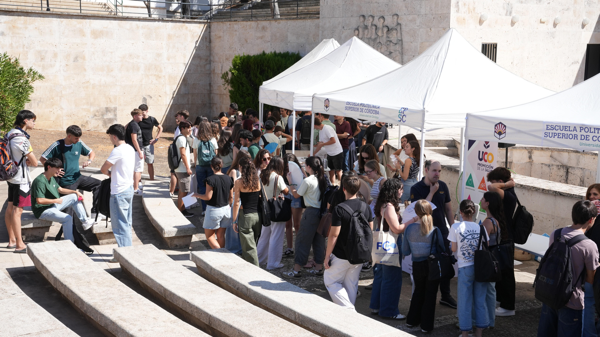 Feria de bienvenida al alumnado de nuevo ingreso de la UCO en el Campus de Rabanales