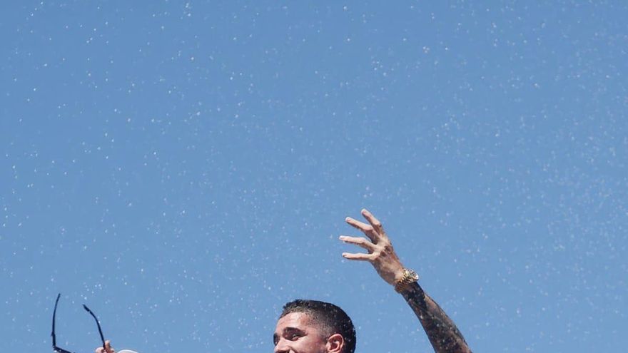 "No traten de entendernos, ¡somos distintos!", publicó De Paul