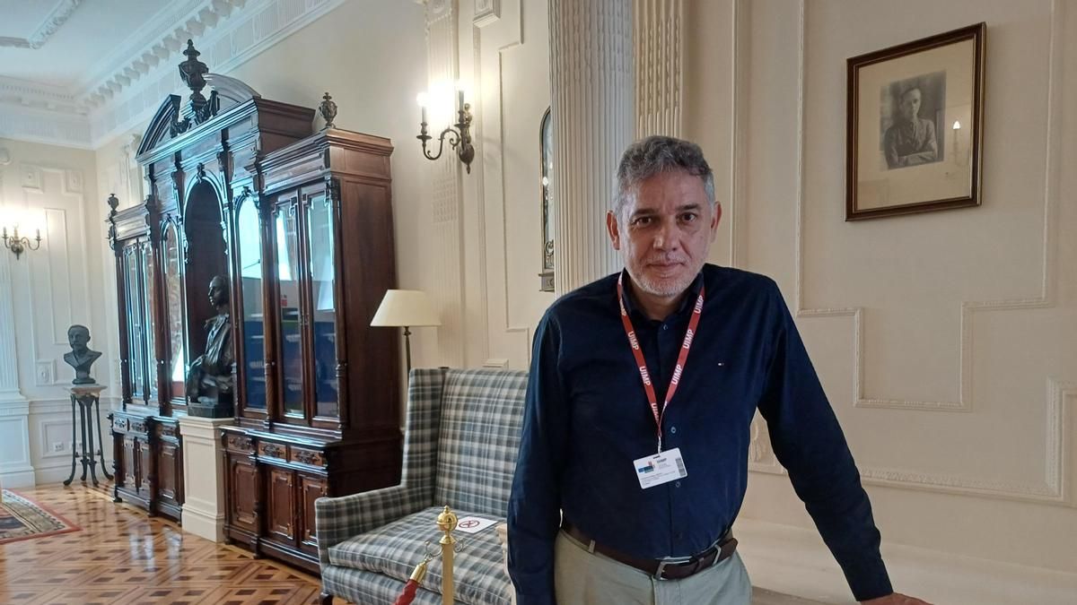 Ramón Salaverría, catedrático de periodismo: "la inteligencia artificial está ganando prestigio a través de los propios medios periodísticos"