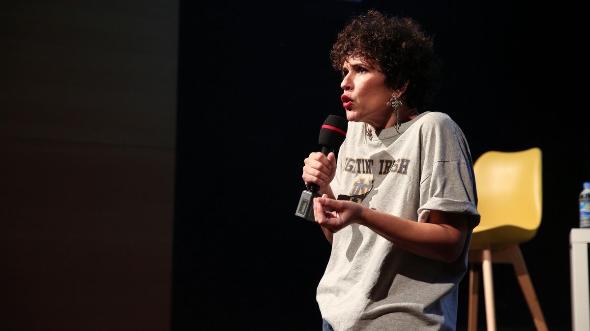 La actriz y cómica Petit Lorena, durante el encuentro 'Igualdad y Deporte en Canarias: Construyendo referentes'.