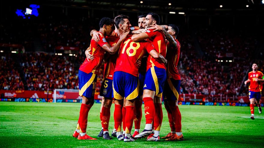 España quiere consolidar el liderato ante Serbia en El Arcángel