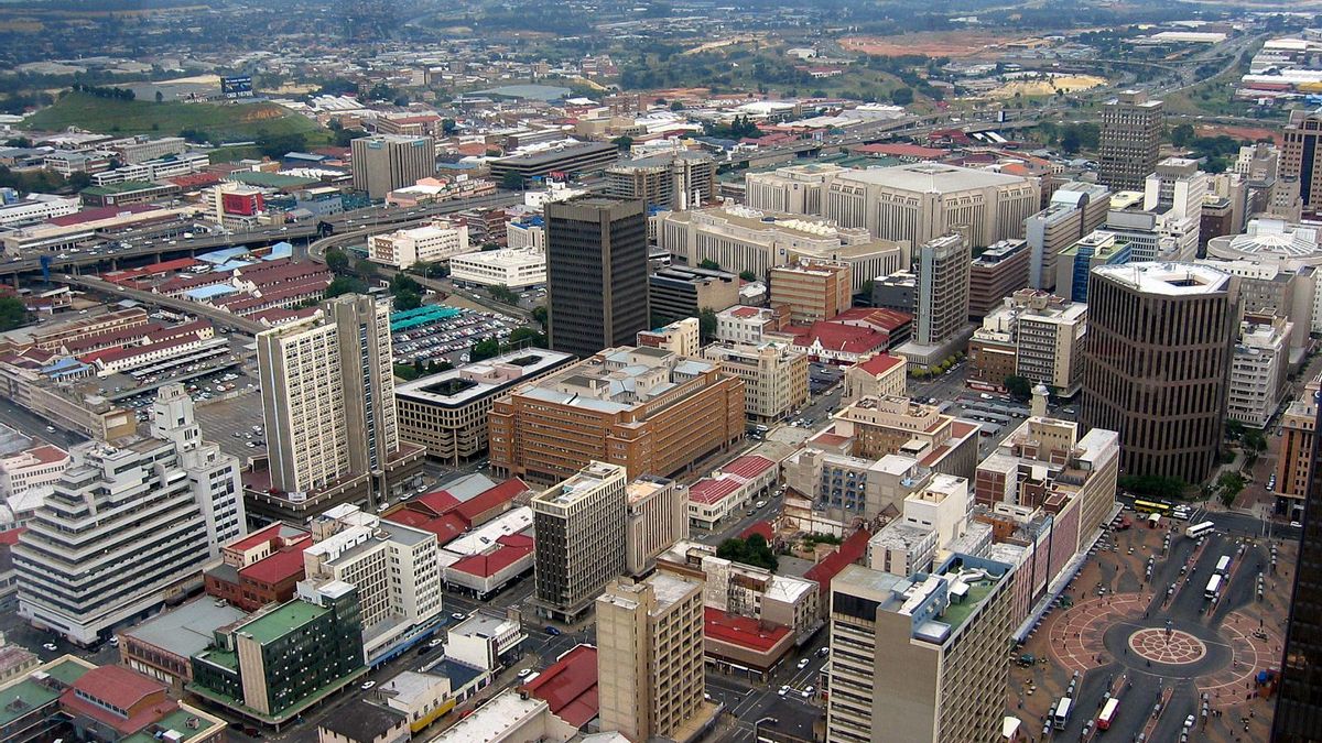 La nueva urbe africana levantó carreteras, líneas férreas y barrios enteros