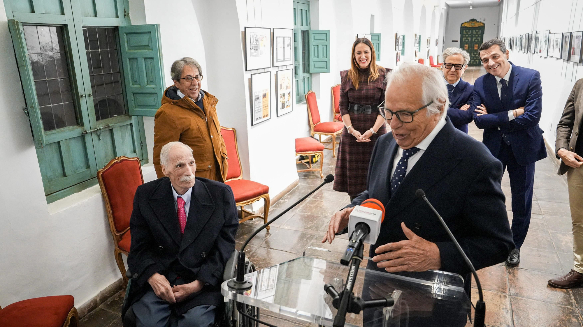 Exposición '80 años de la firma fotográfica Ladis. Homenaje por el noventa cumpleaños de El Cordobés.