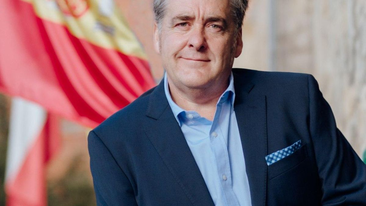 El Gobierno de Cantabria cesa a la directora de Turismo para recolocar al exalcalde de Reinosa que perdió la moción de censura