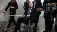 Muere el senador republicano John McCain, rival de Obama en 2008 y crítico de Trump
