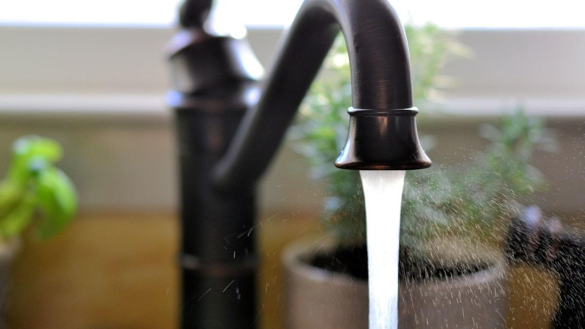 Unos 17.000 vecinos de seis pueblos de la Sierra Sur de Sevilla sufren cortes de agua por la "falta" de lluvia