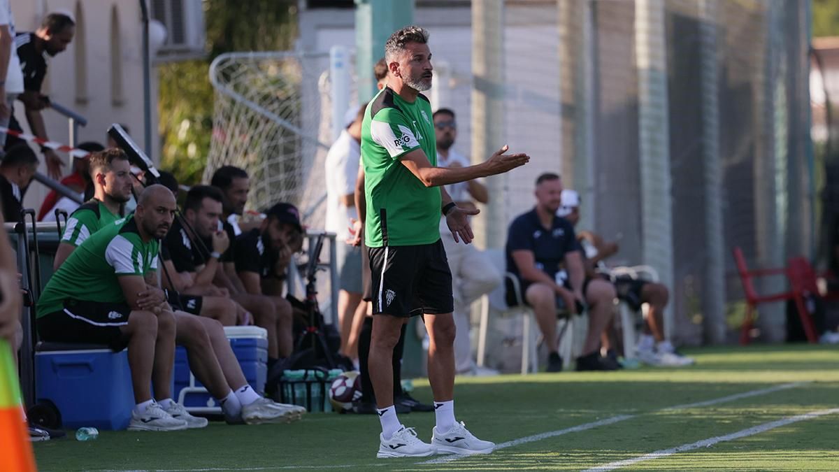 Iván Ania durante el encuentro ante el Al-Arabi SC