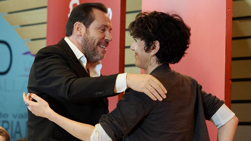 La ministra de Inclusión, Seguridad Social y Migraciones, Elma Saiz, y el ministro de Transporte, Oscar Puente, en el 17 Congreso PSOE en Valladolid.