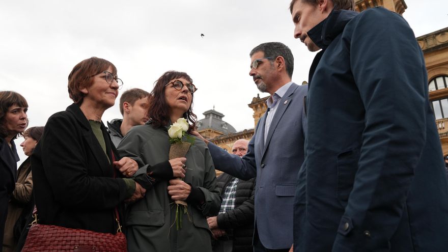 Cientos de personas arropan en Donostia a la familia del joven fallecido tras ser agredido con arma blanca en Navidad