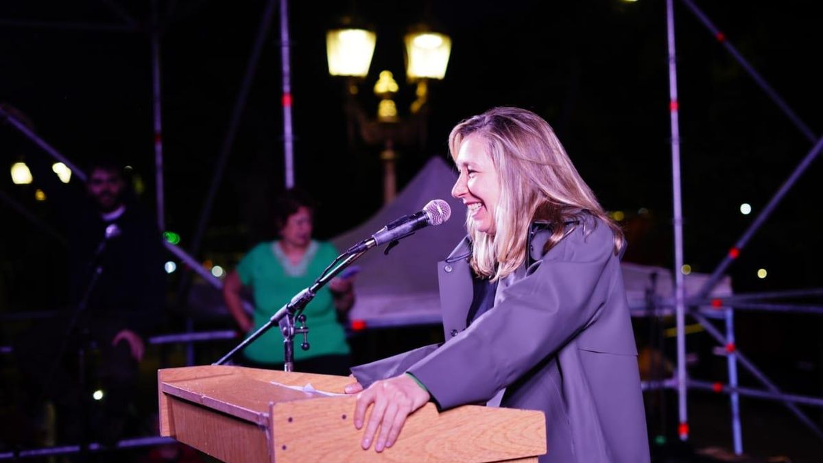 Myriam Bregman cerró el acto del Frente de Izquierda frente a la embajada de EE.UU.